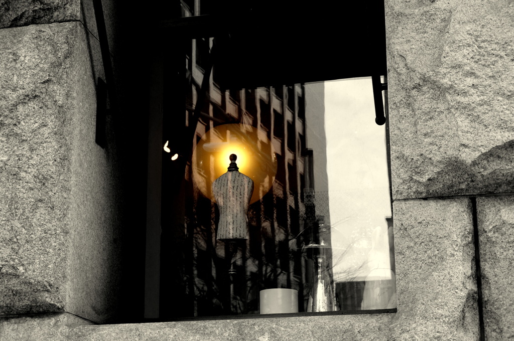 窓際のトルソー