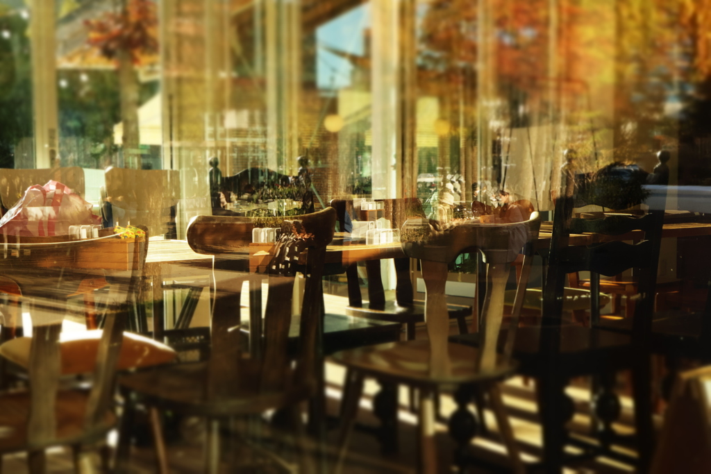 午後のダイニング