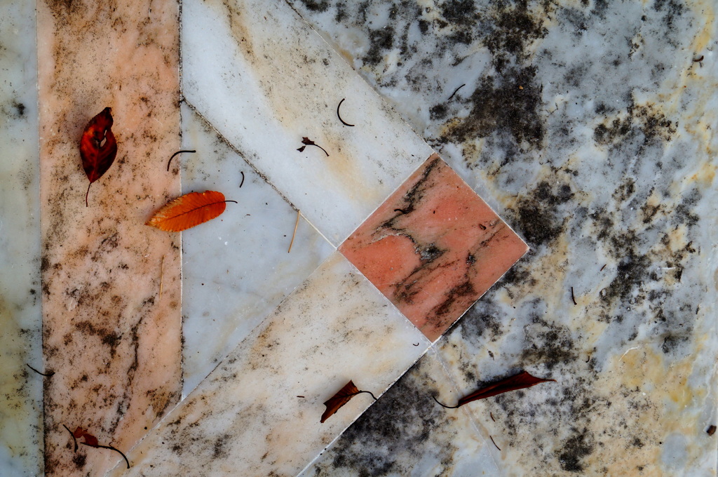 足下のトライアングル