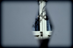 塀の向こうの扉