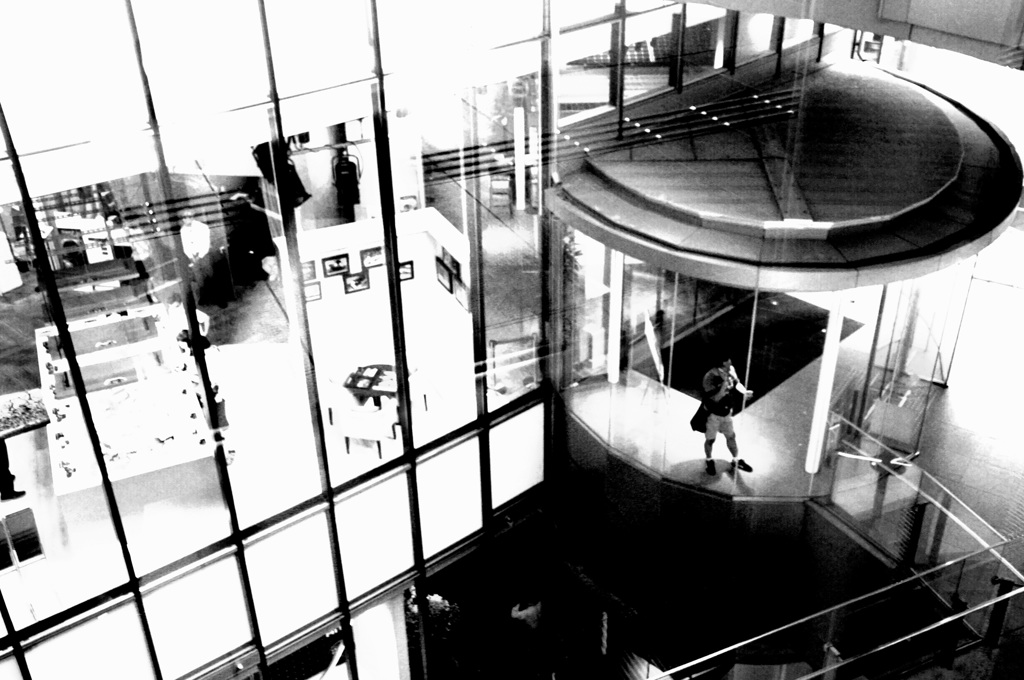 俯瞰される構図