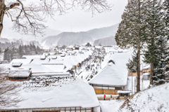 雪の大内宿