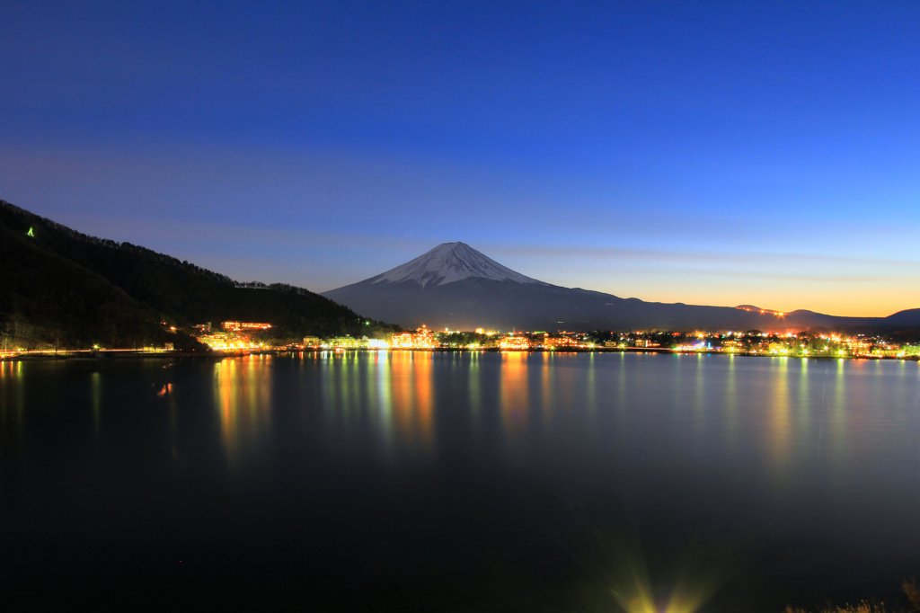 日没後の河口湖と富士山