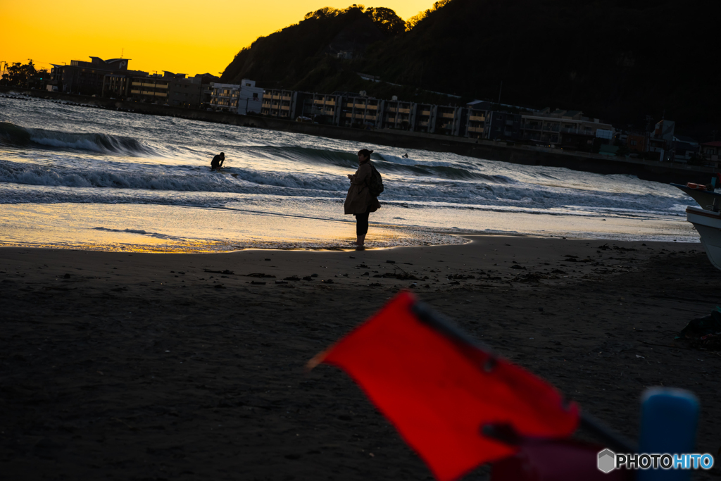 Red flag in the sunset♪