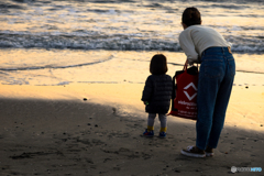 Girl watching the sea♪