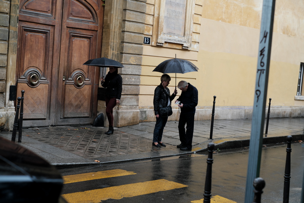 Old couple on a rainy day♪