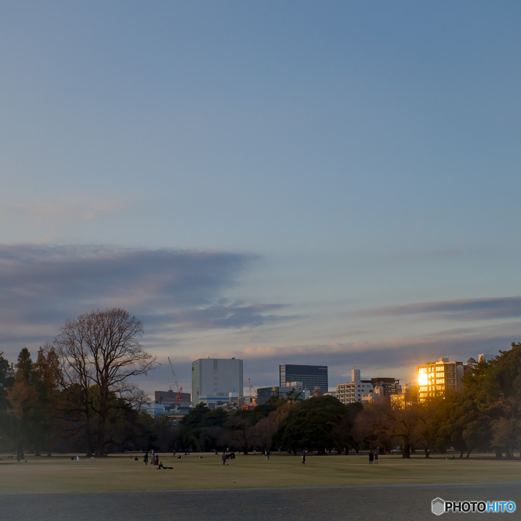 The dark early winter sky♪