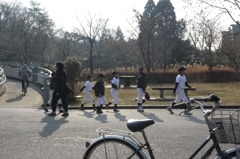 自転車と野球少年