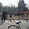 自転車と野球少年