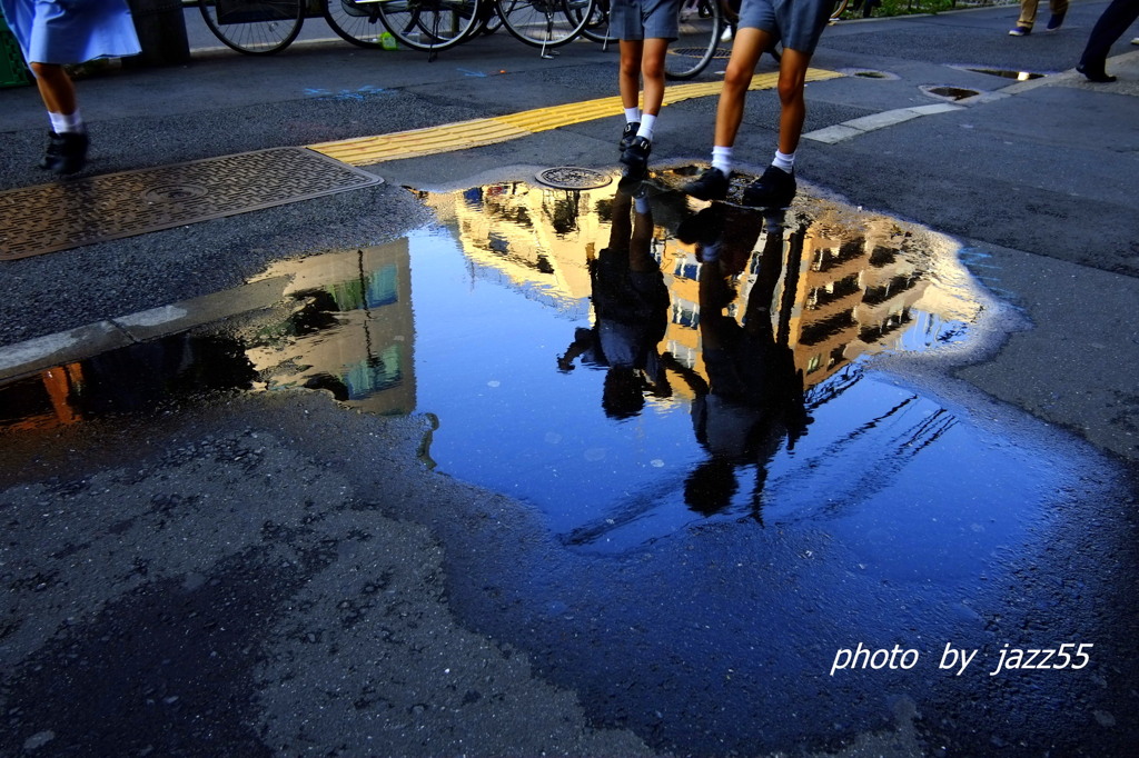 雨上がりの　午後には