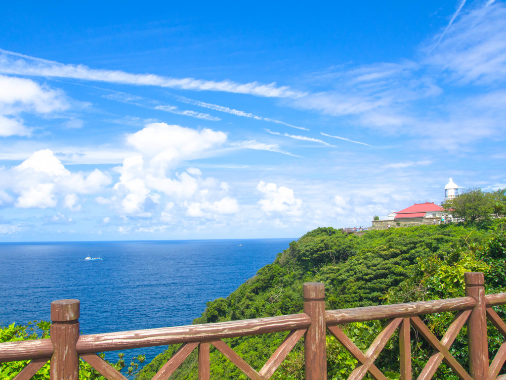 灯台のある風景