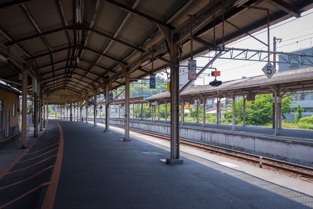 折尾駅・鹿児島本線ホーム