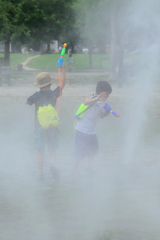 ミストシャワーで遊ぶ❣１
