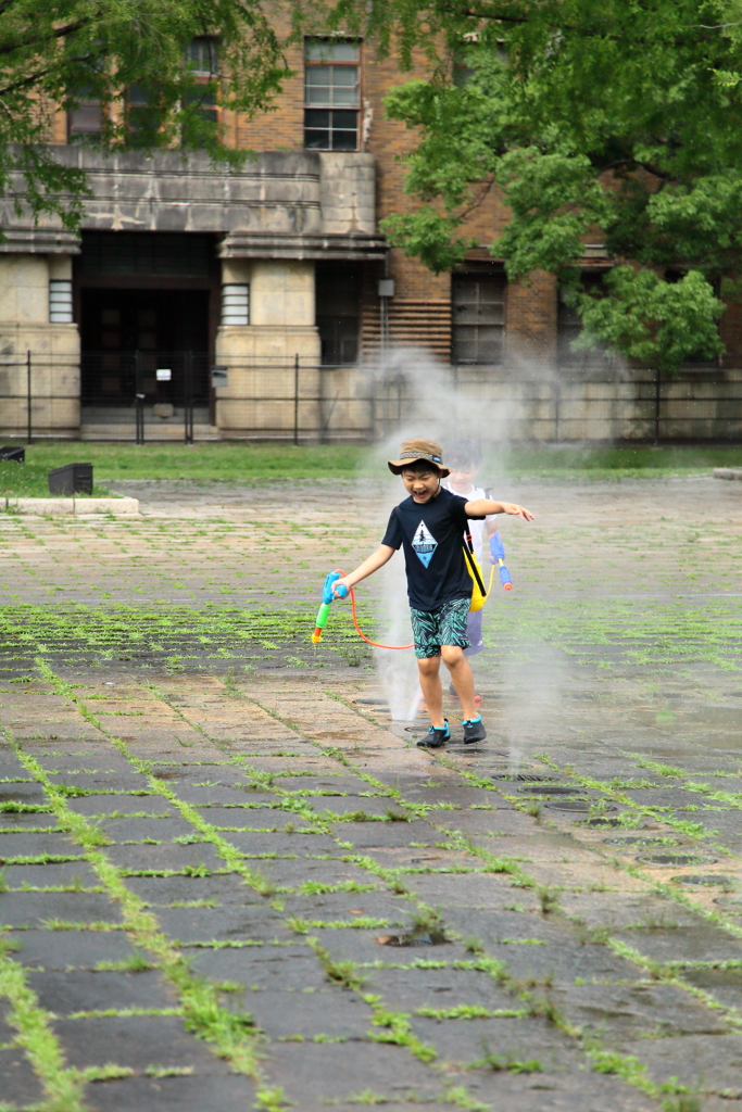 ミストシャワーで遊ぶ❣７
