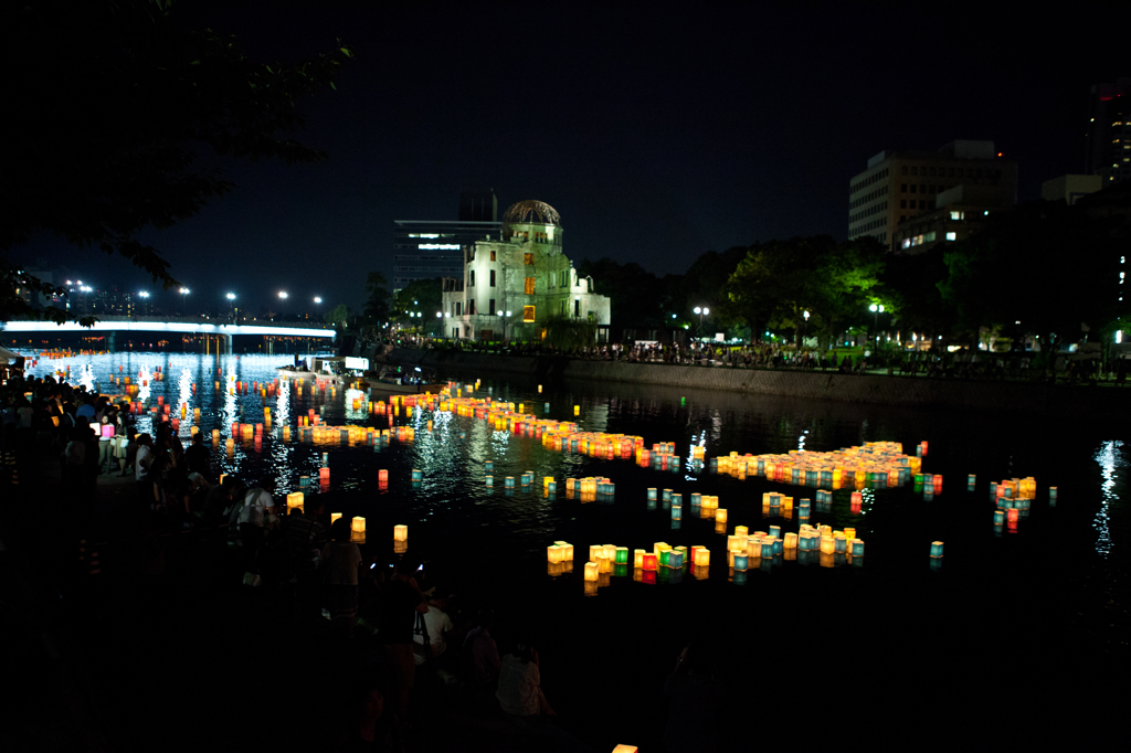 ２０１３．８．６　広島平和燈籠流し