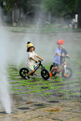 ミストシャワーで遊ぶ❣５