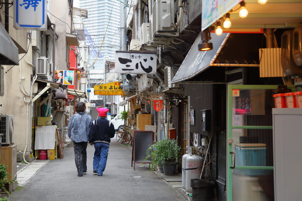 飲食街駅西