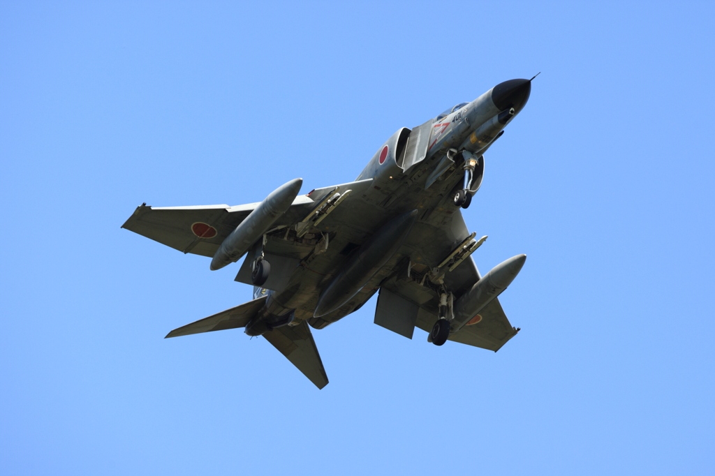 F4