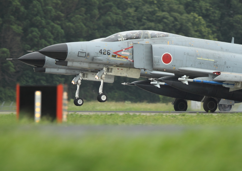 F4