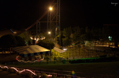 夜の遊園地