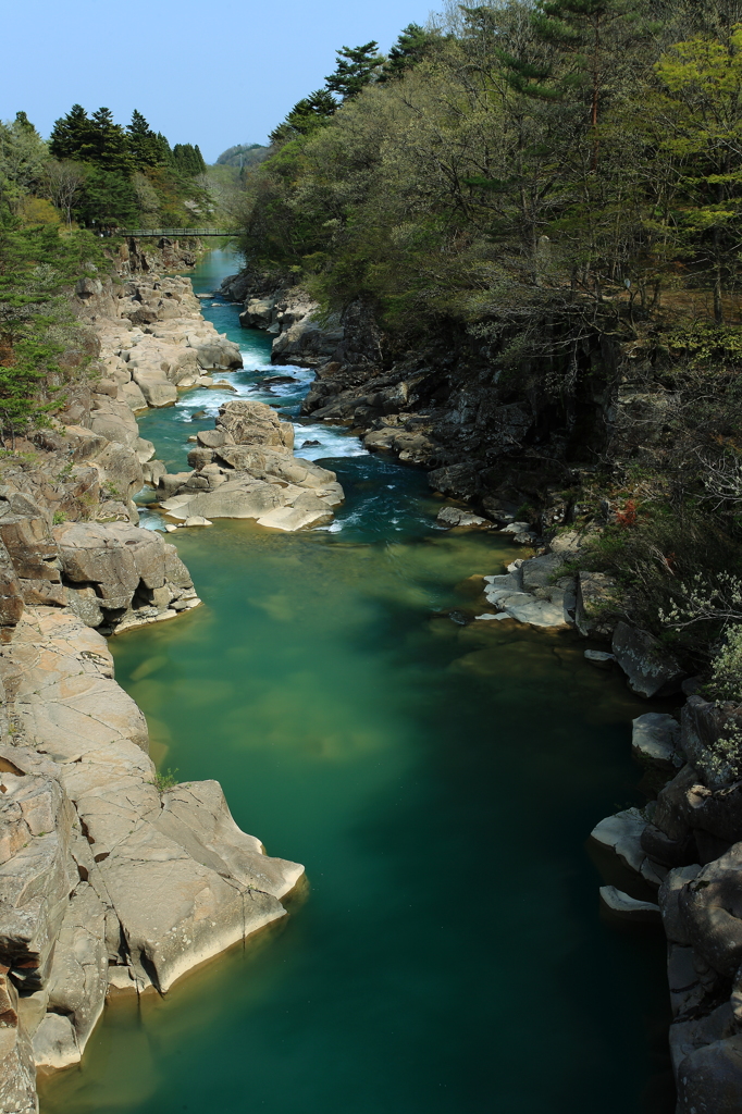 新緑の渓谷・・・厳美渓