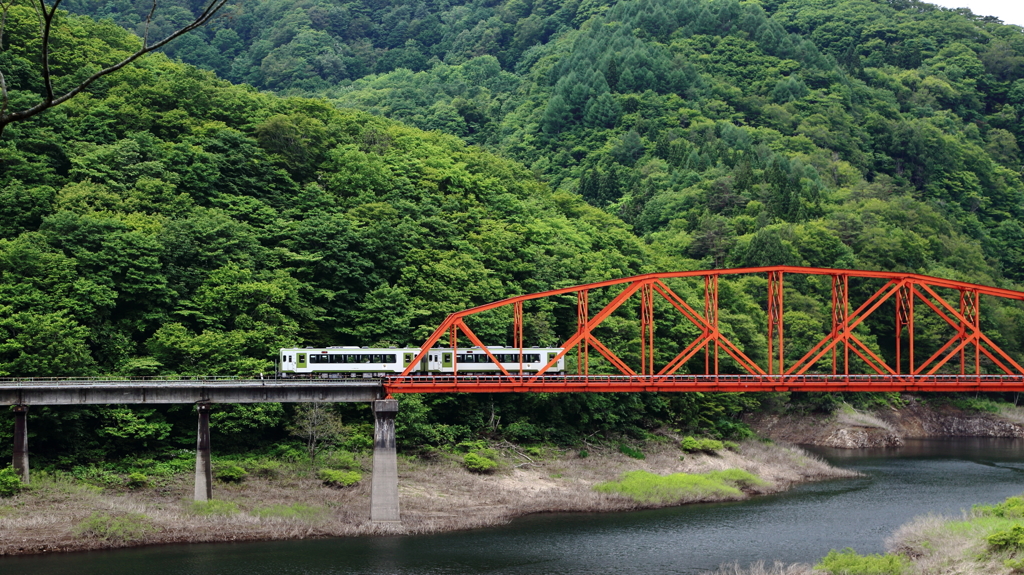 赤い鉄橋