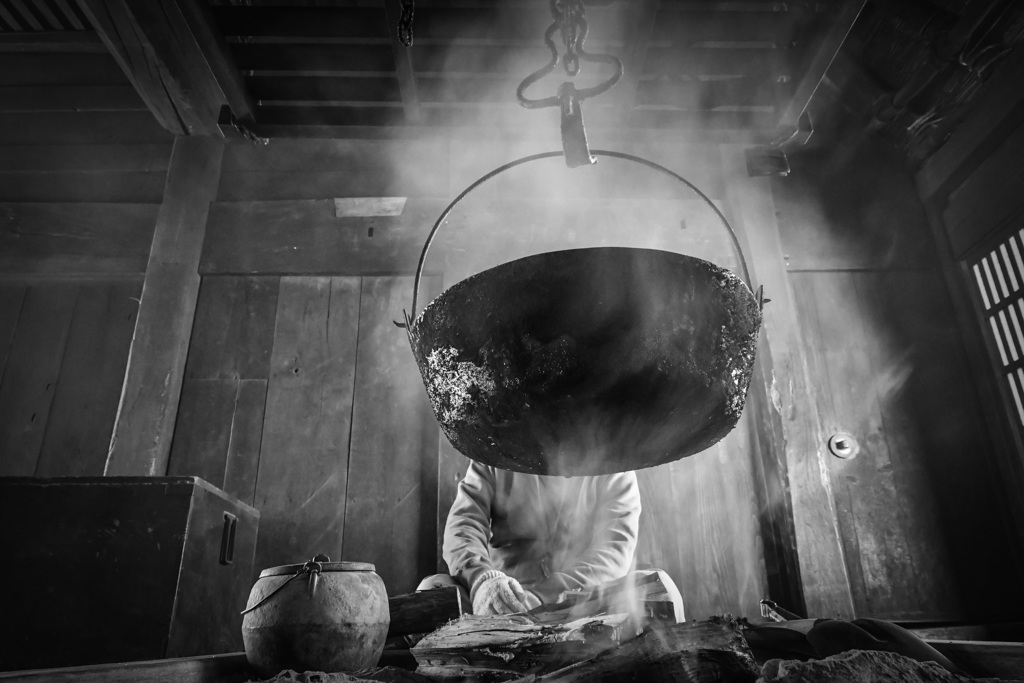 囲炉裏端(モノクロ仕上げ)