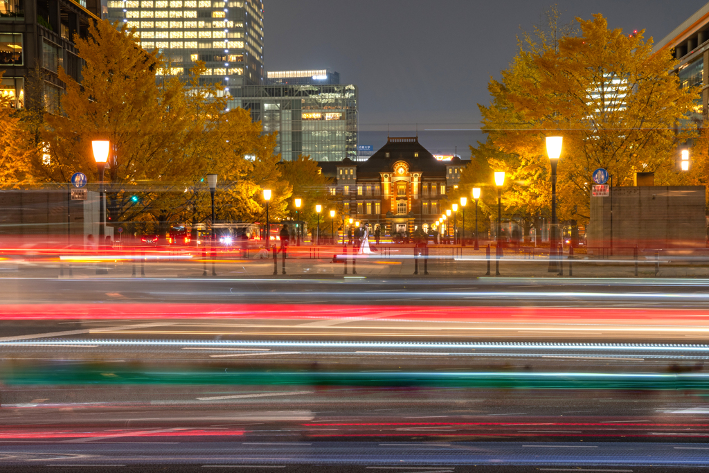 晩秋「東京駅」