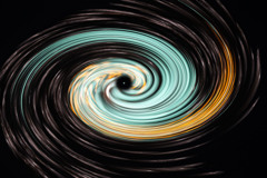 カラフルなブラックホール