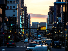 雷門通りの夕暮れ..