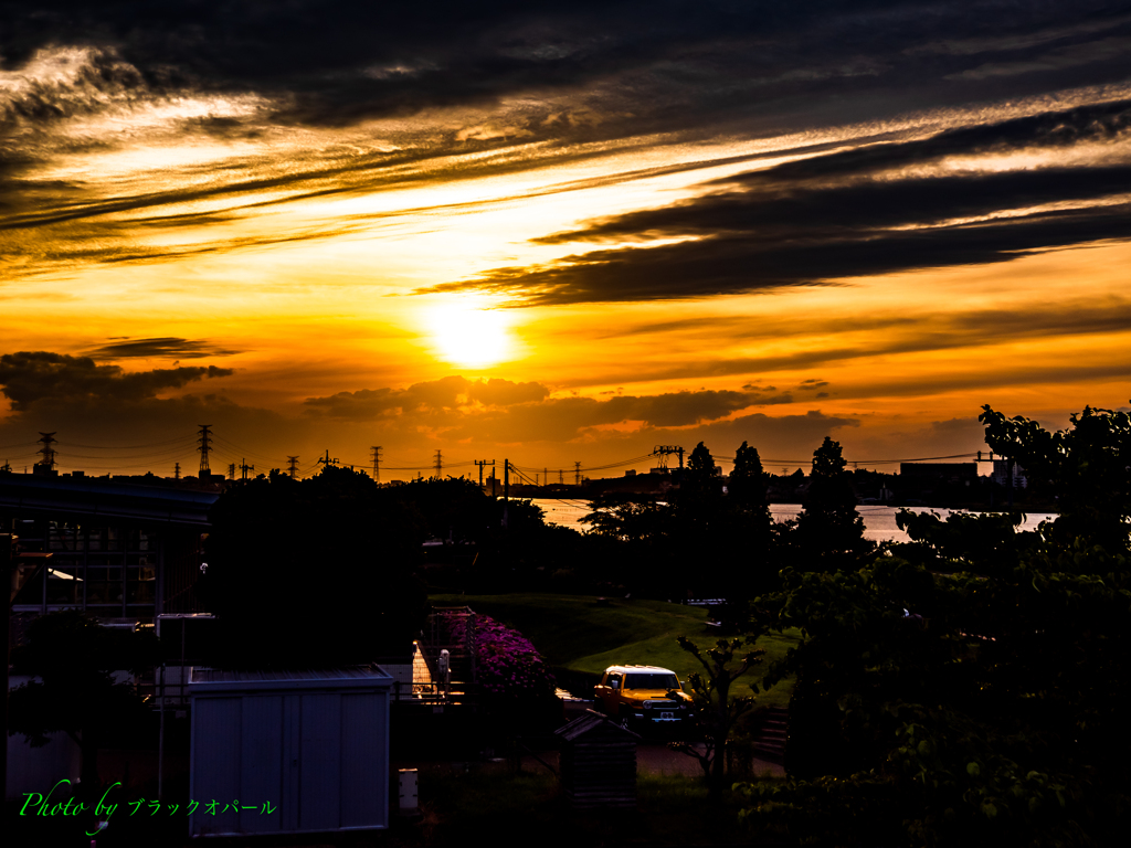 雲多き夕暮れ..