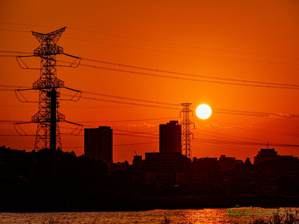 夕陽と鉄塔..
