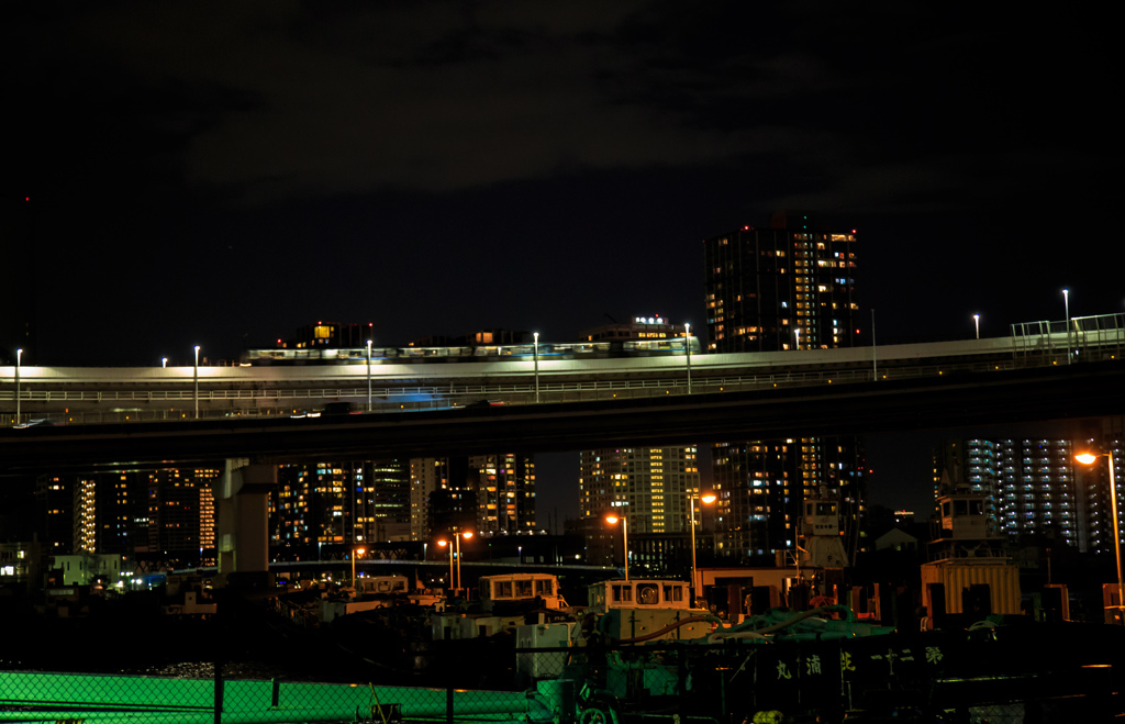 夜のループ橋