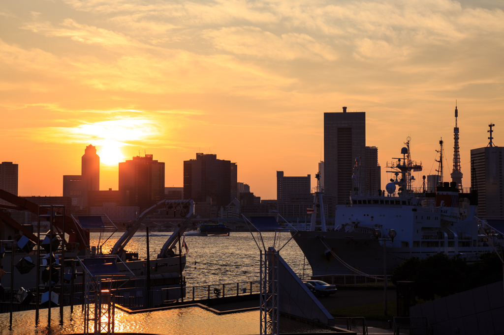 東京みなと夕景