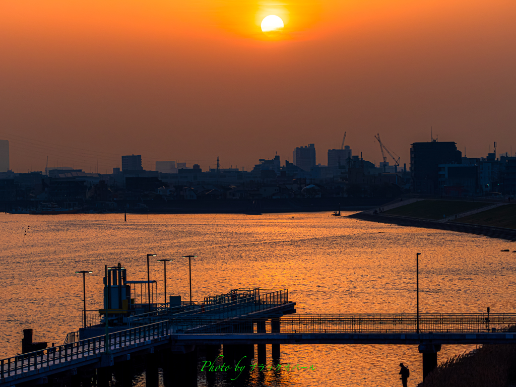 多摩川の夕暮れ..