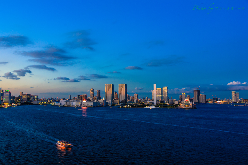 夕暮れの湾岸風景..