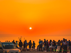 海に夕陽が沈む頃..