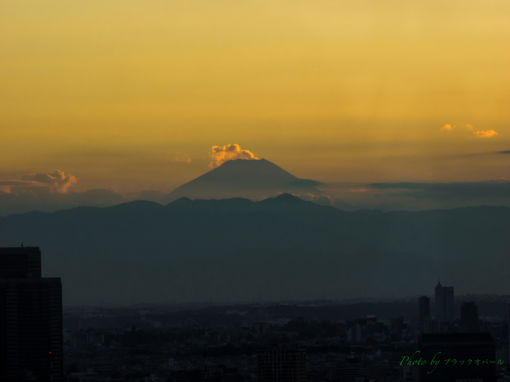 彼方の富士山。。
