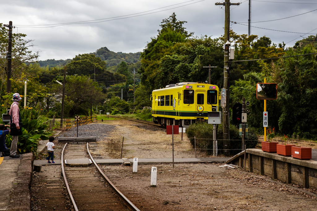 ムーミン列車を見送る