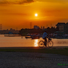 水辺の夕暮れ..