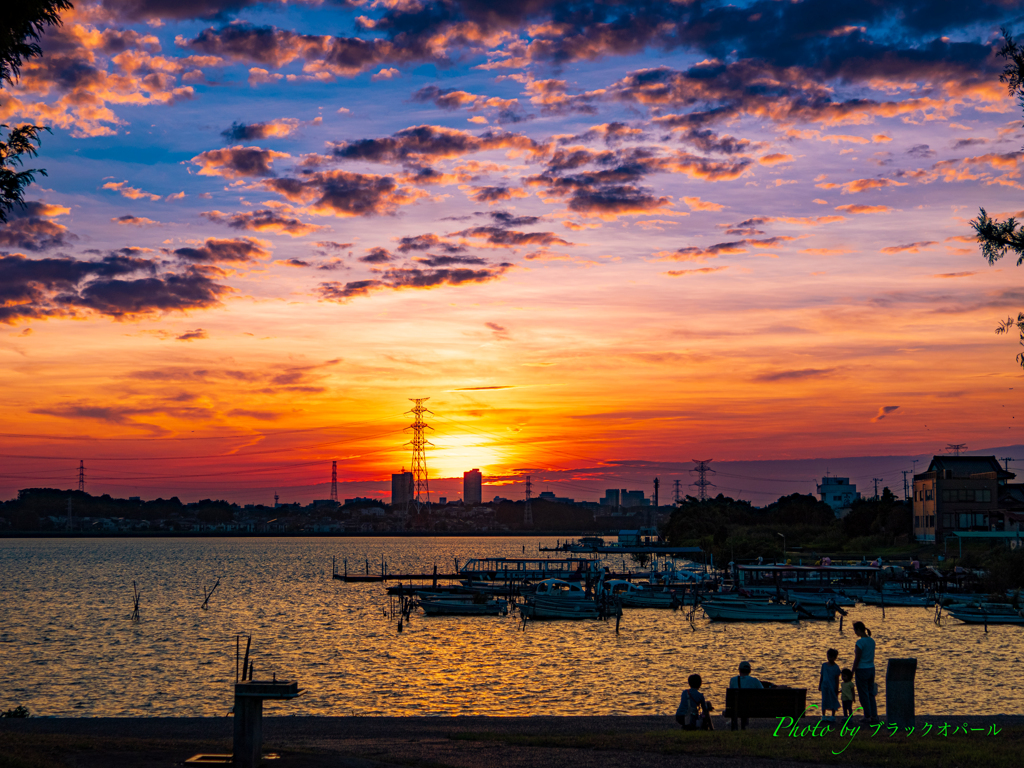 初秋の夕暮れ風景..