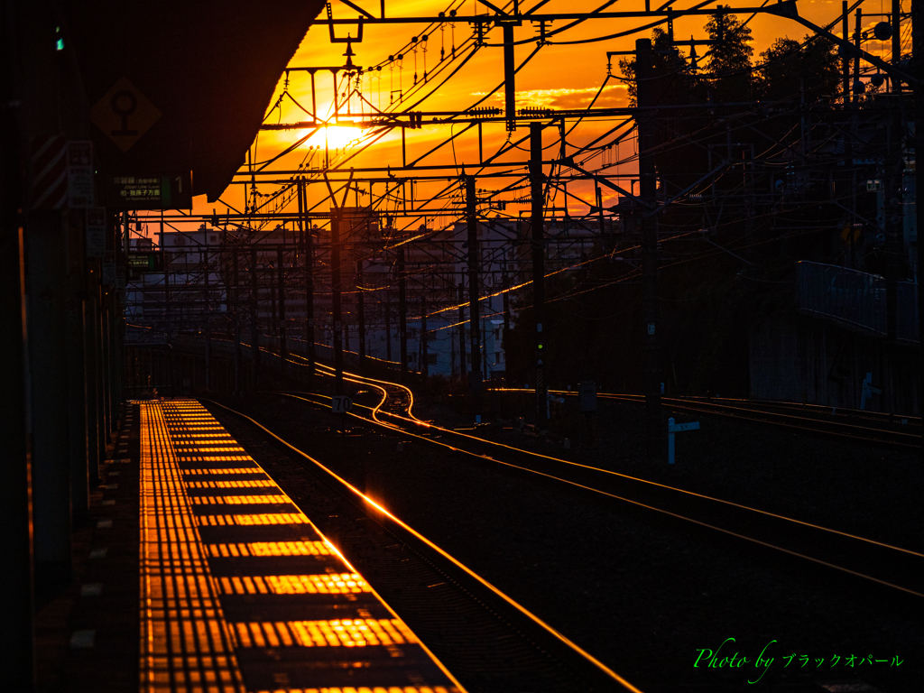 夕日のプラットホーム..