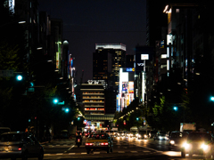 夜の中央通り..