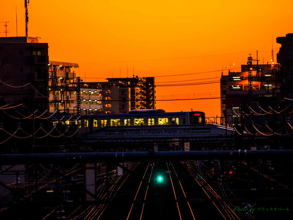 街に灯りが点く頃〜電車は走る想いを乗せて・・・