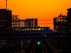 街に灯りが点く頃〜電車は走る想いを乗せて・・・