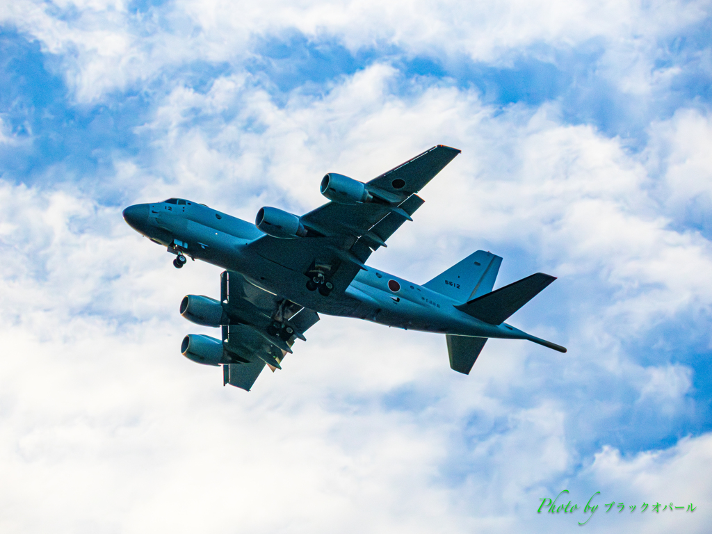 頭上の自衛隊機..