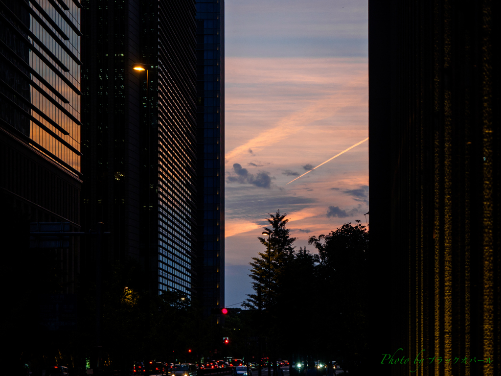 都会の風景〜黄昏の空..