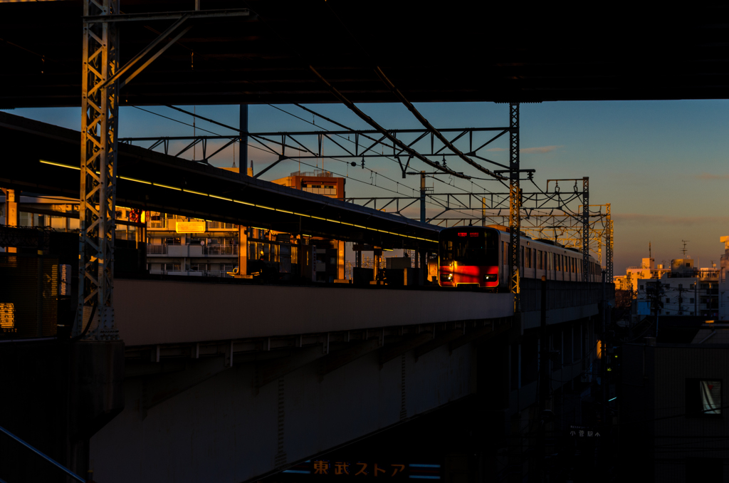 夕暮れ風景 〜 駅