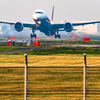 離陸する上海航空機..