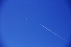 休日の空。
